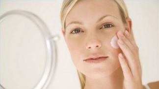 Какие косметические средства подходят для сухой кожи лица Лечебный крем для сухой кожи лица