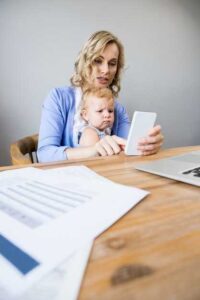 Какие документы нужно оформить при рождении ребенка и зачем это делать